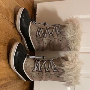 Girl’s Sorel Winter Boots